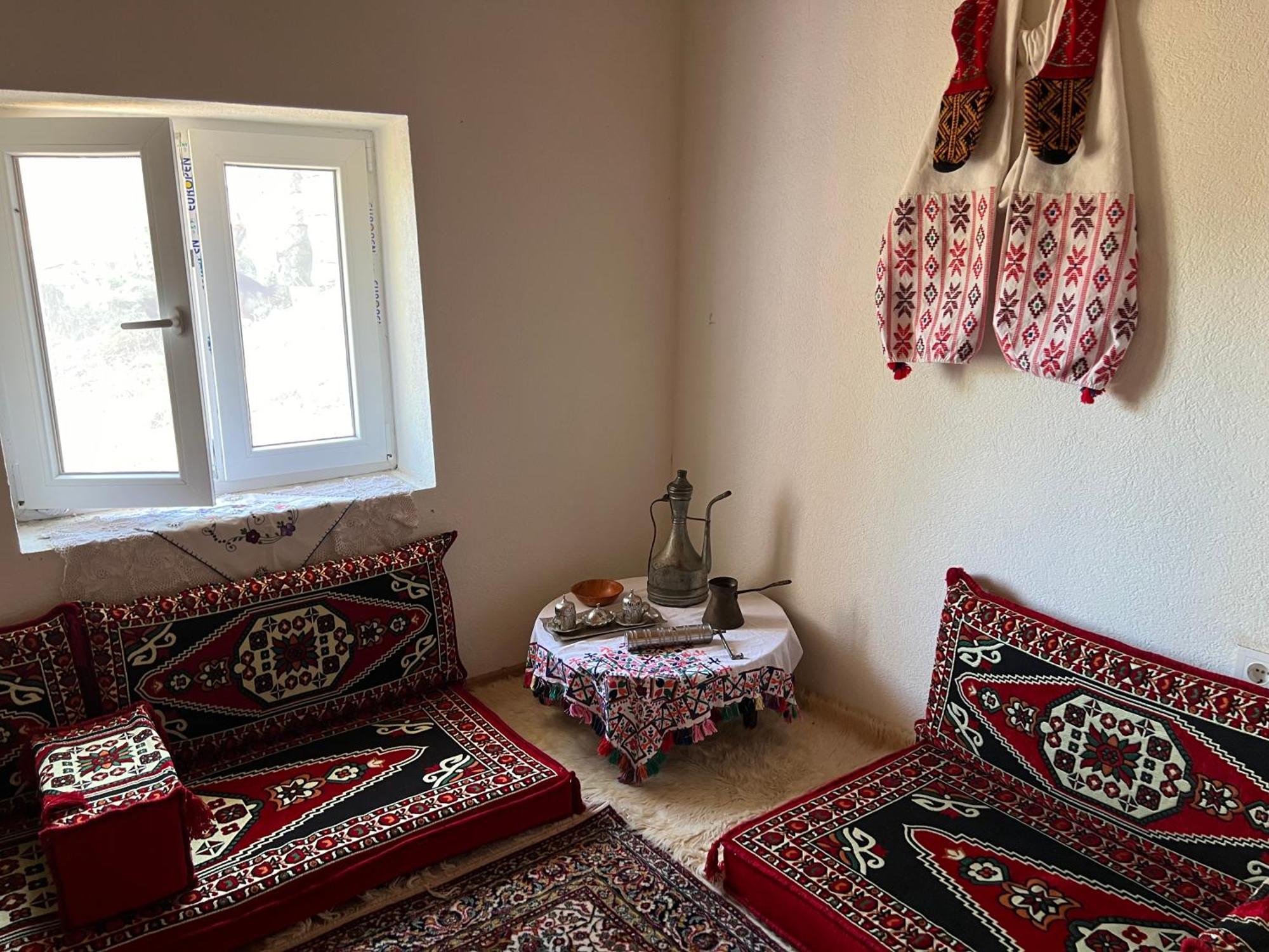 Gornji Lukomir Kod Kapetana Tea Bed & Breakfast エクステリア 写真