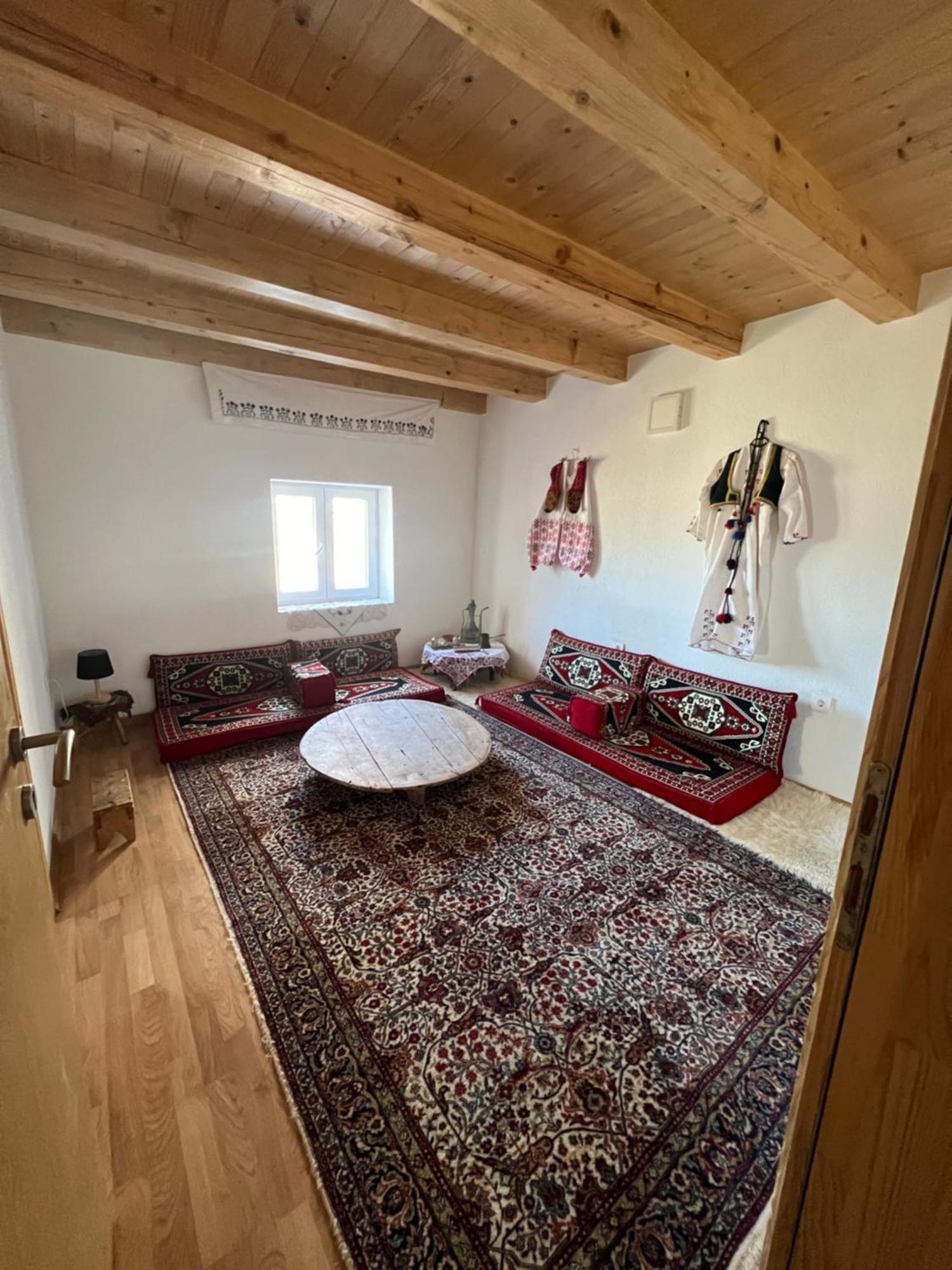 Gornji Lukomir Kod Kapetana Tea Bed & Breakfast エクステリア 写真