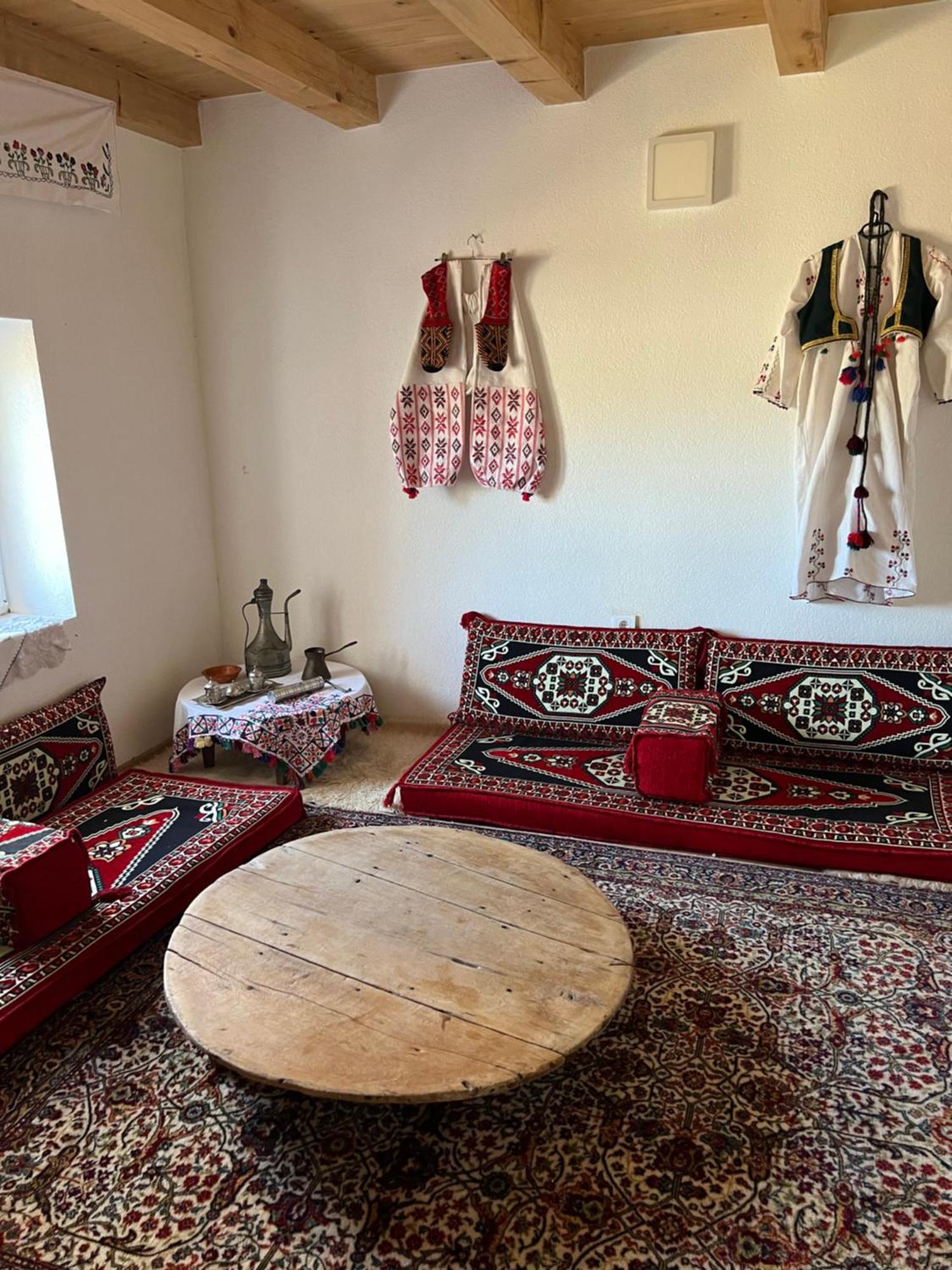 Gornji Lukomir Kod Kapetana Tea Bed & Breakfast エクステリア 写真
