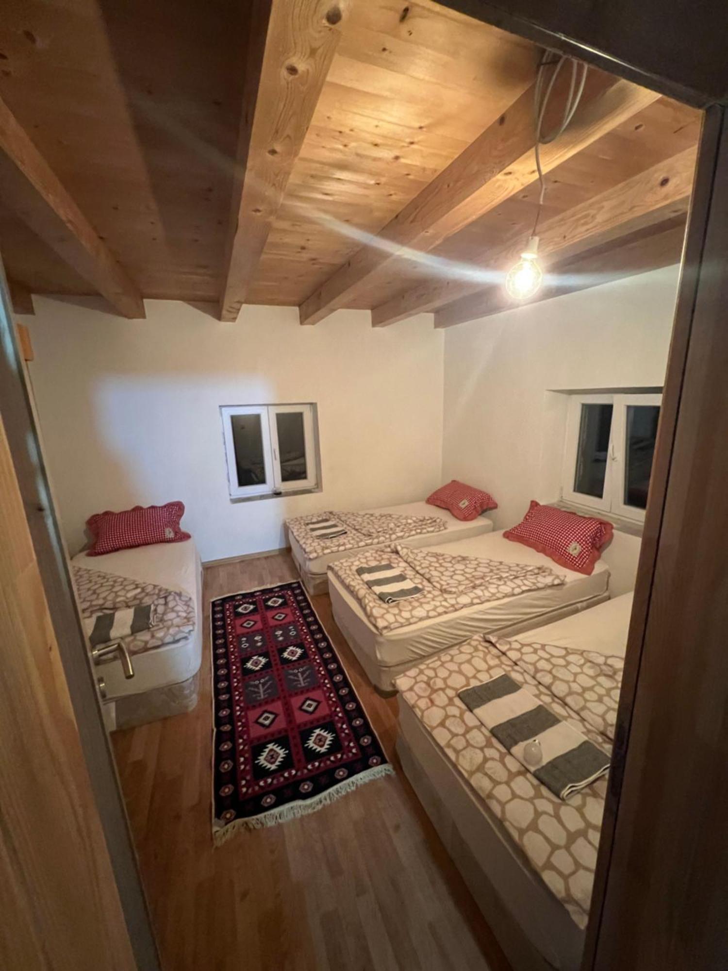 Gornji Lukomir Kod Kapetana Tea Bed & Breakfast エクステリア 写真
